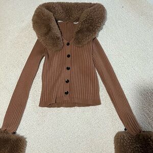 Long sleeve, Fur, Brown sweater!